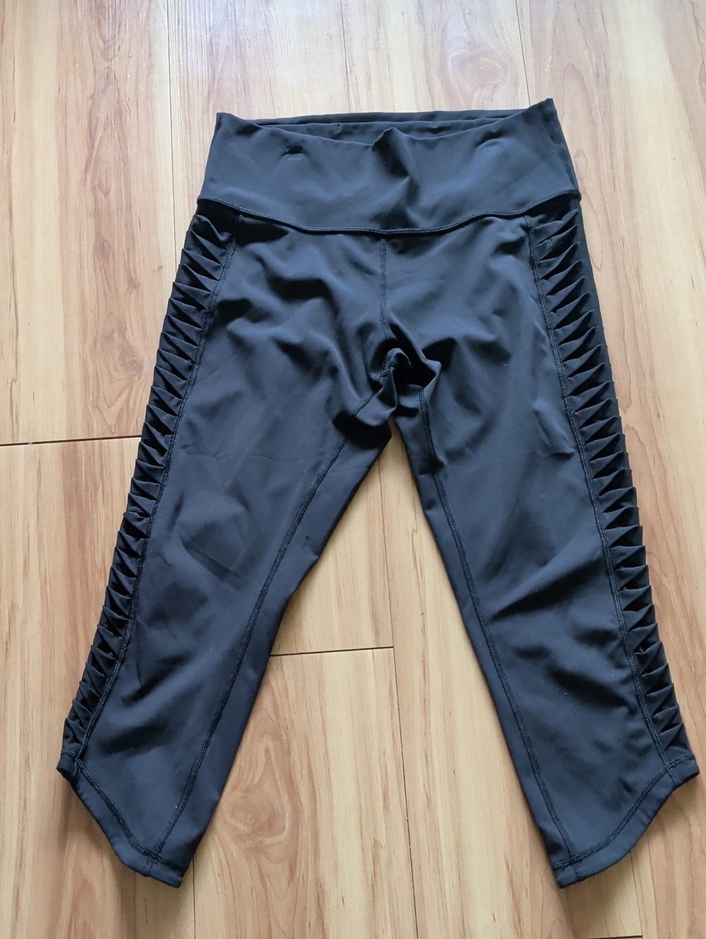 lululemon athletica Black Ruched Side Capri Leggings